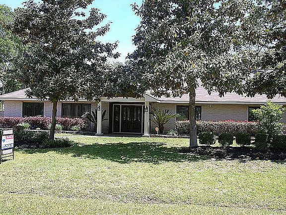 2nd image of 11710 Possum Hollow Ln