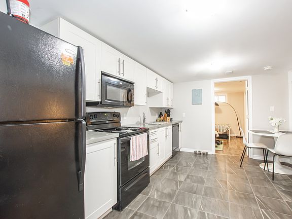 4th image of 4 Hudson Dr #2
