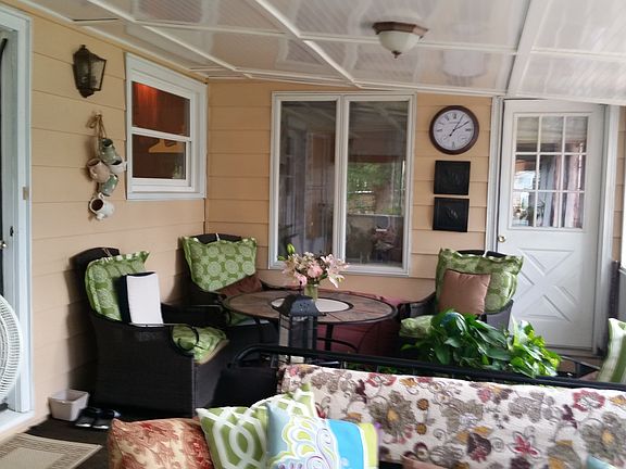 4th image of 252 Lincoln Blvd