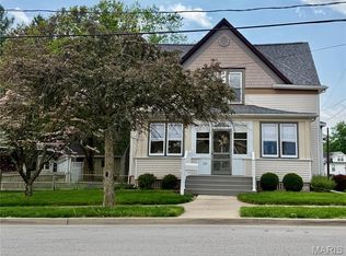 114 E Main St, Greenville, IL 62246
