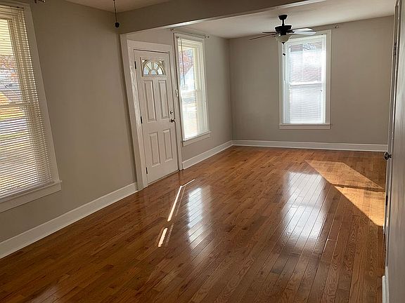 4th image of 5215 Dewey Ave