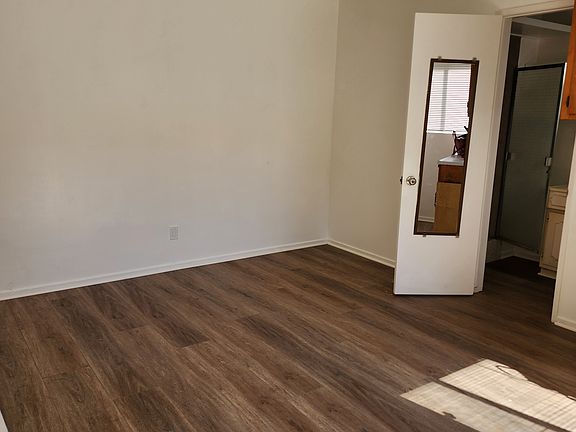 3rd image of 912 W Norwood Pl #C