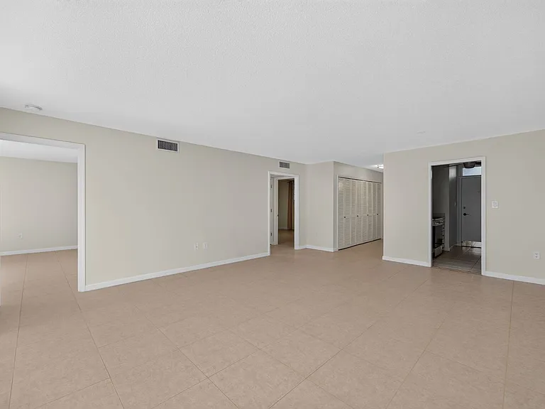 700 Melrose Ave #A5 — Photo 6
