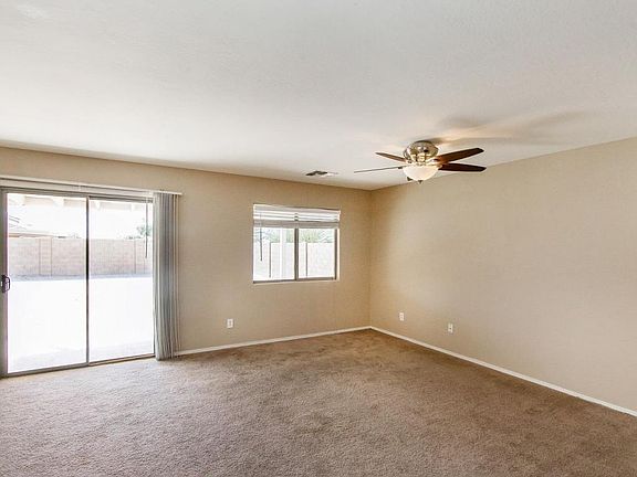 3rd image of 407 E Settlers Trl