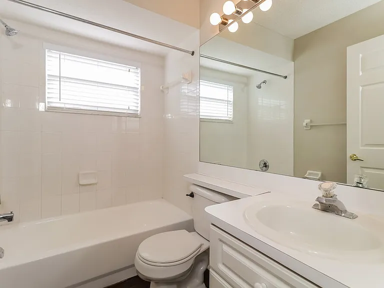 10836 New Brighton Ct — Photo 15