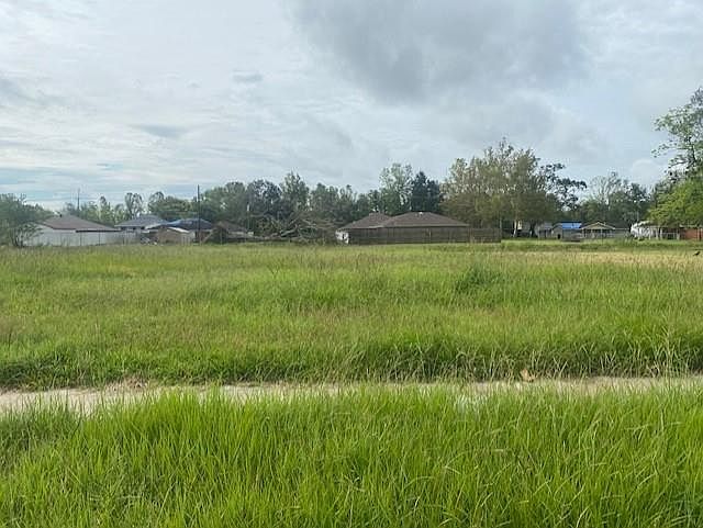 2nd image of 2605 Reunion Dr