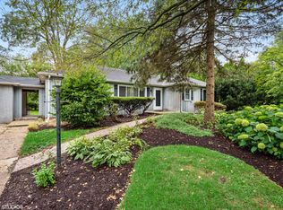 28W545 Townline Rd, Warrenville, IL 60555