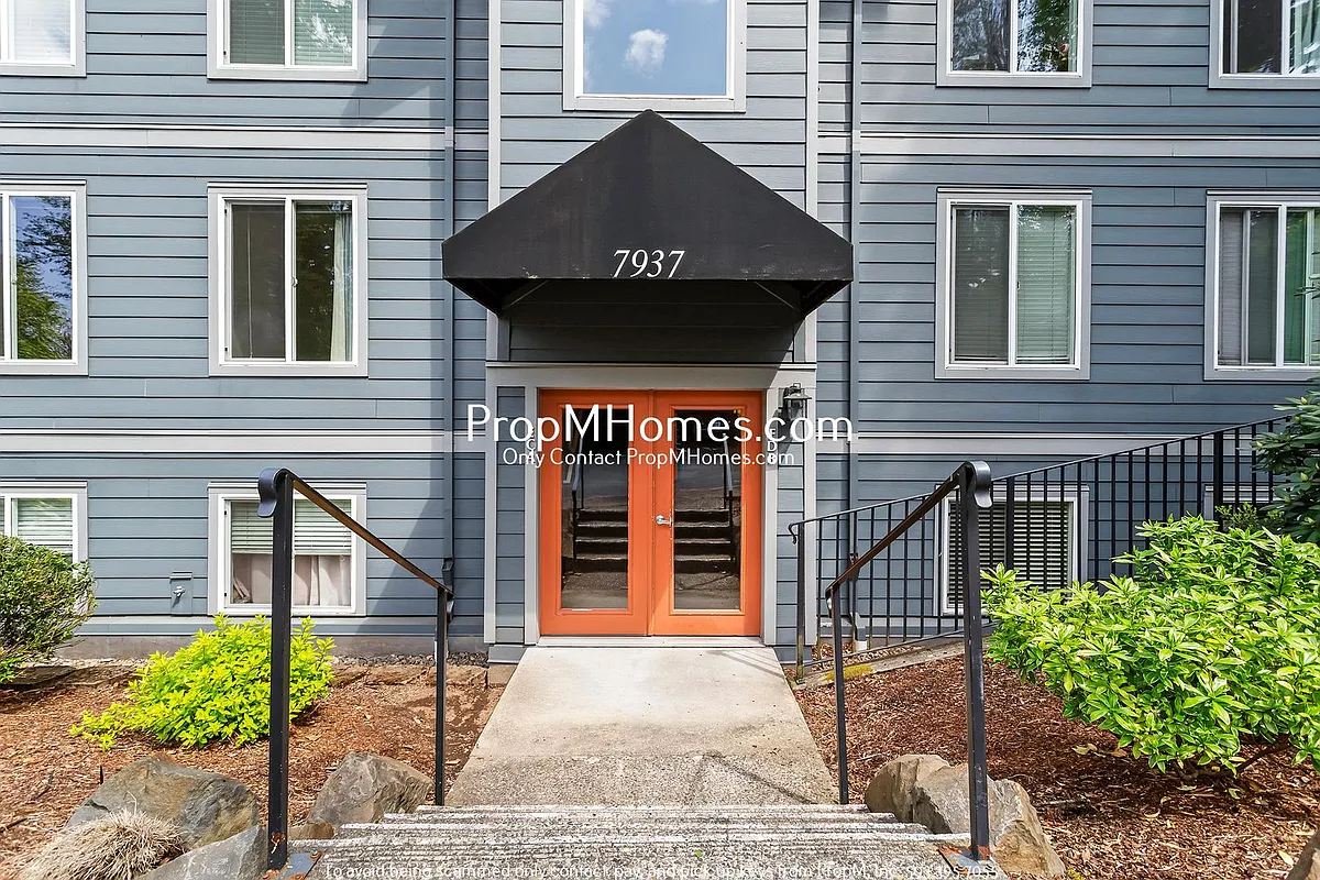 Building Photo - 7937 SW 40th Ave #E