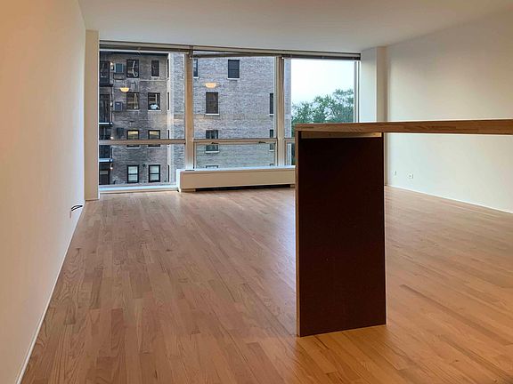 2nd image of 2400 N Lakeview Ave APT 517
