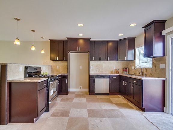 3rd image of 1041 E 6th St