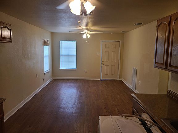 2nd image of 114 Cosgrove St