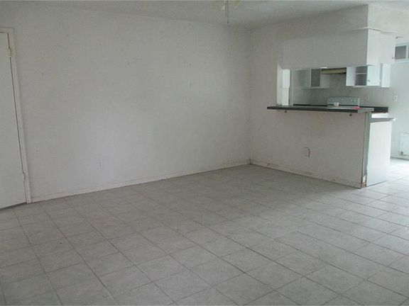 3rd image of 13110 Woodington Dr