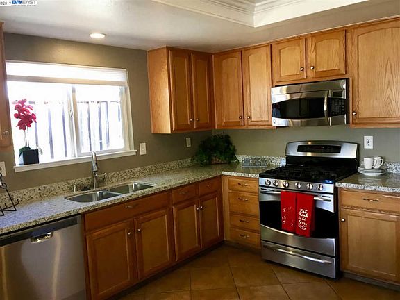4th image of 5526 Greenwich Ave