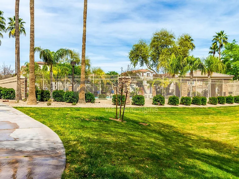 1384 S Sabino Dr — Photo 32