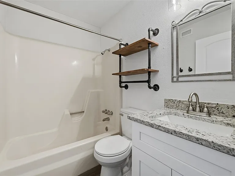 100 Edgewater Dr #32 — Photo 12