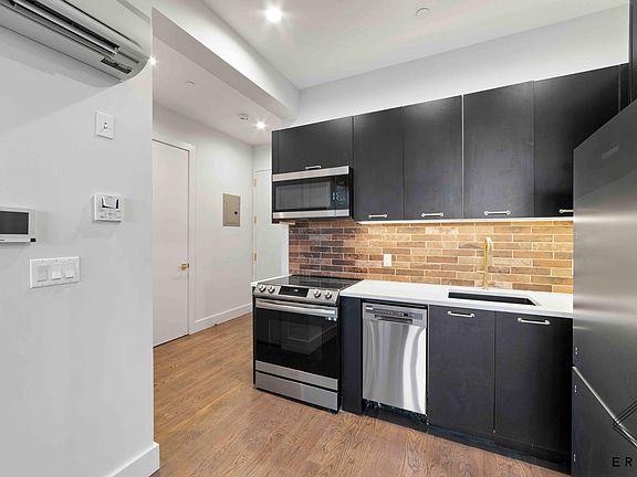 3rd image of 97 Varet St #3E