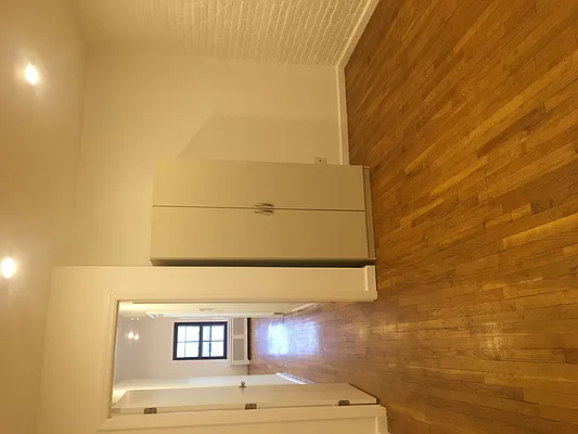 Rented by Urban Real Estate Property Group Inc | media 10