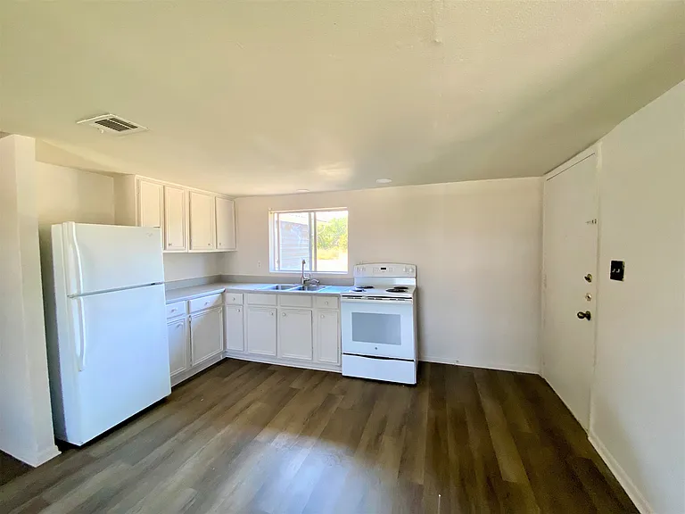 415 Jasmine Ln #415 — Photo 6