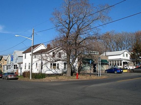 2nd image of 304 Sunset Ave