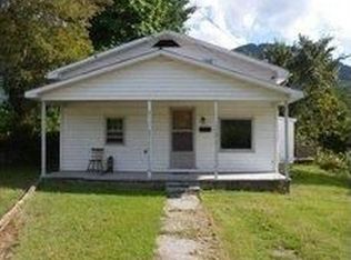 116 Hale St, Narrows, VA 24124