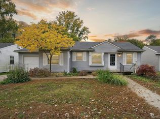 23241 Lilac St, Farmington, MI 48336