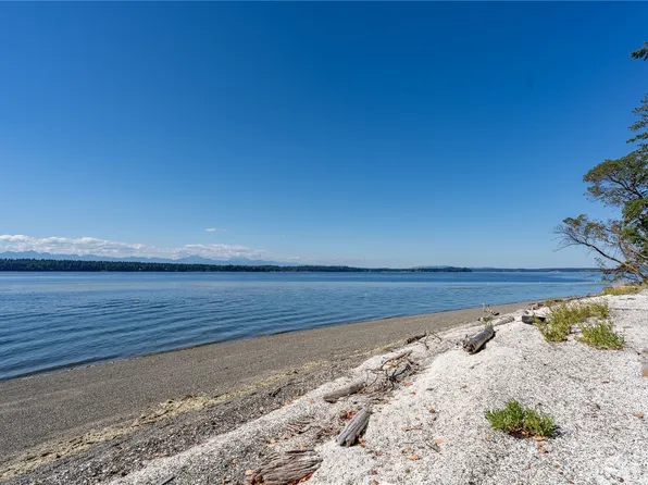 1304 W Herron Boulevard NW, Lakebay, WA 98349
