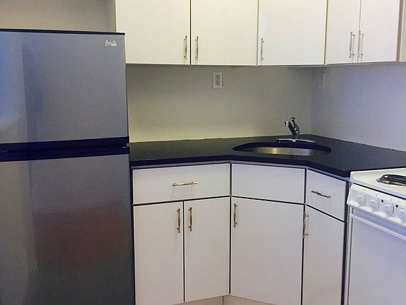 3rd image of 521 W 48th St #2F