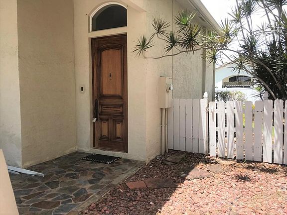 3rd image of 7898 Manor Forest Blvd