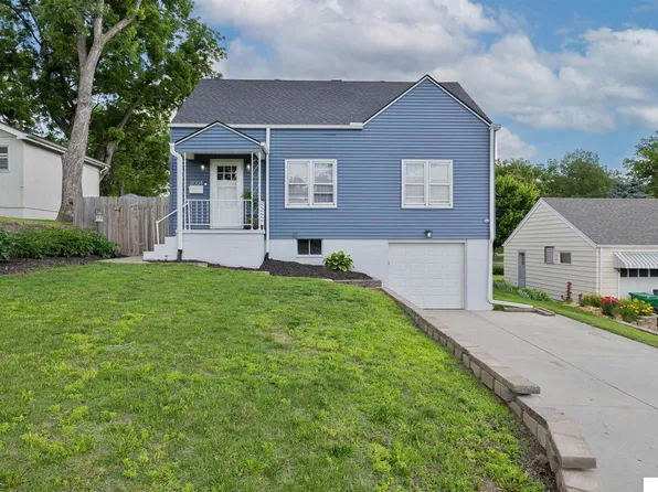 8004 State St, Ralston, NE 68127