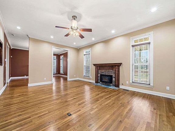 4th image of 3639 Holly Springs Rd