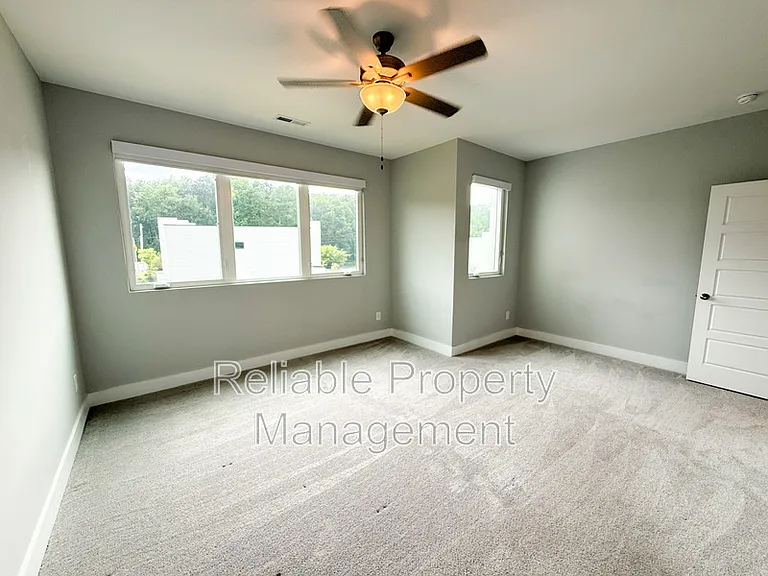 26 Laird Dr — Photo 5