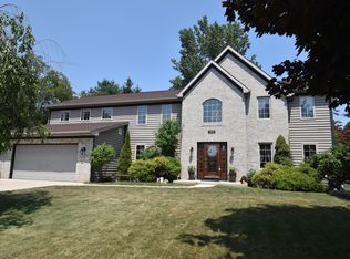 806 Silent Sunday Ct, Racine, WI 53402