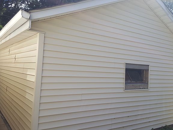 4th image of 1142 Bingham Ave NW