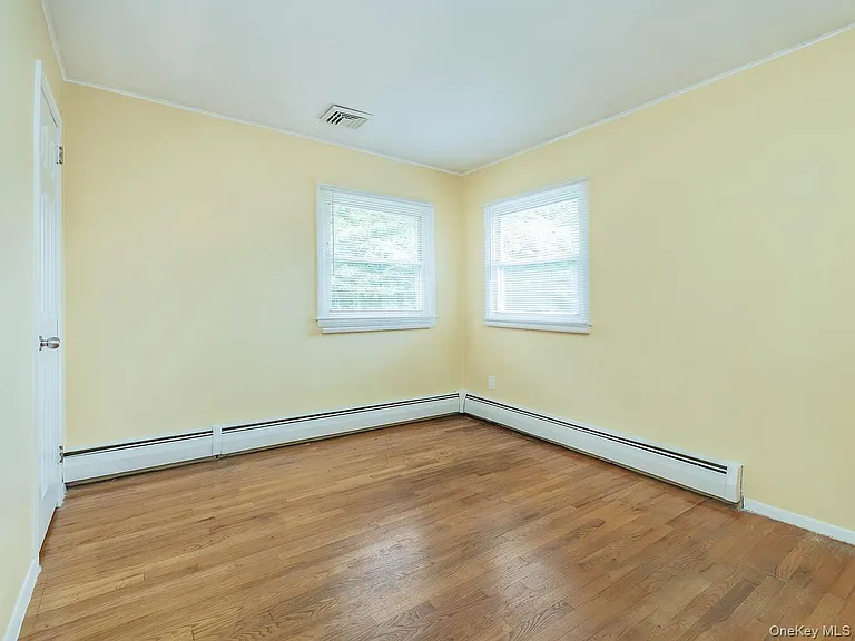 7 Plainview Rd — Photo 11