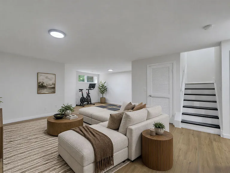 35 Reagan Way — Photo 30