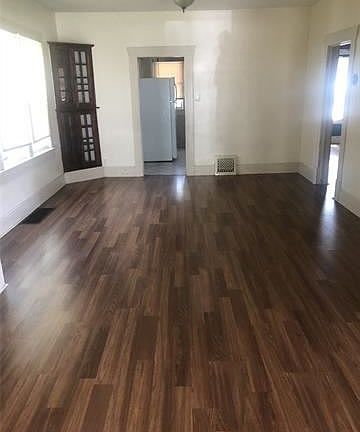 3rd image of 2710 Mulberry St