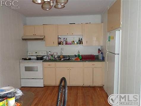 2nd image of 401 4th St NW