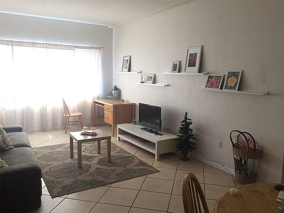 5th image of 1193 Marseille Dr APT 2