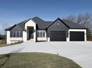 871 E Galway Ct, Nixa, MO 65714