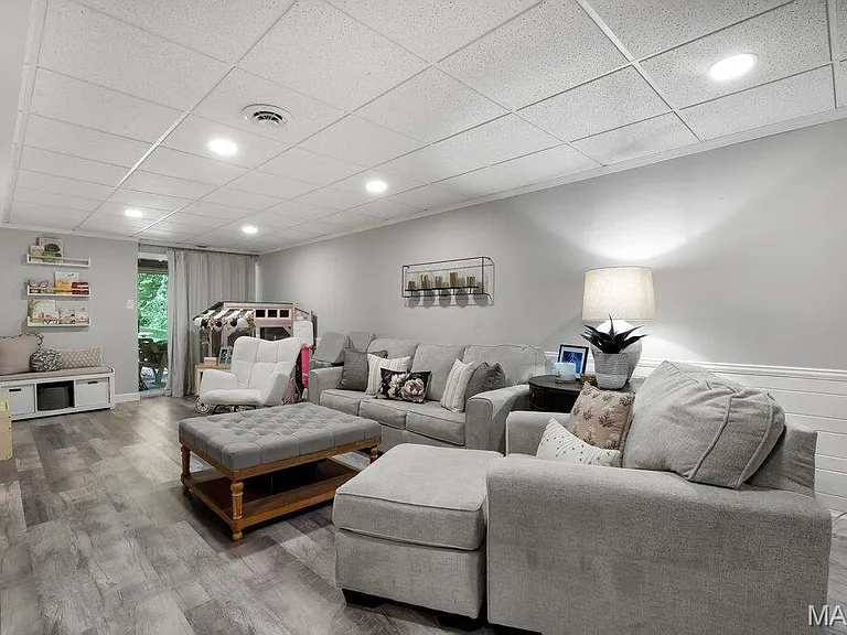 2947 Meramar Dr — Photo 22