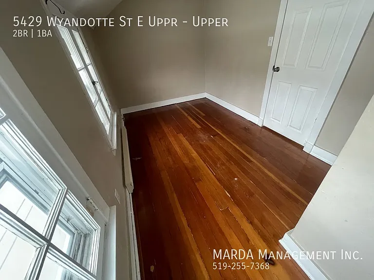 5429 Wyandotte St E #UPPER — Photo 7