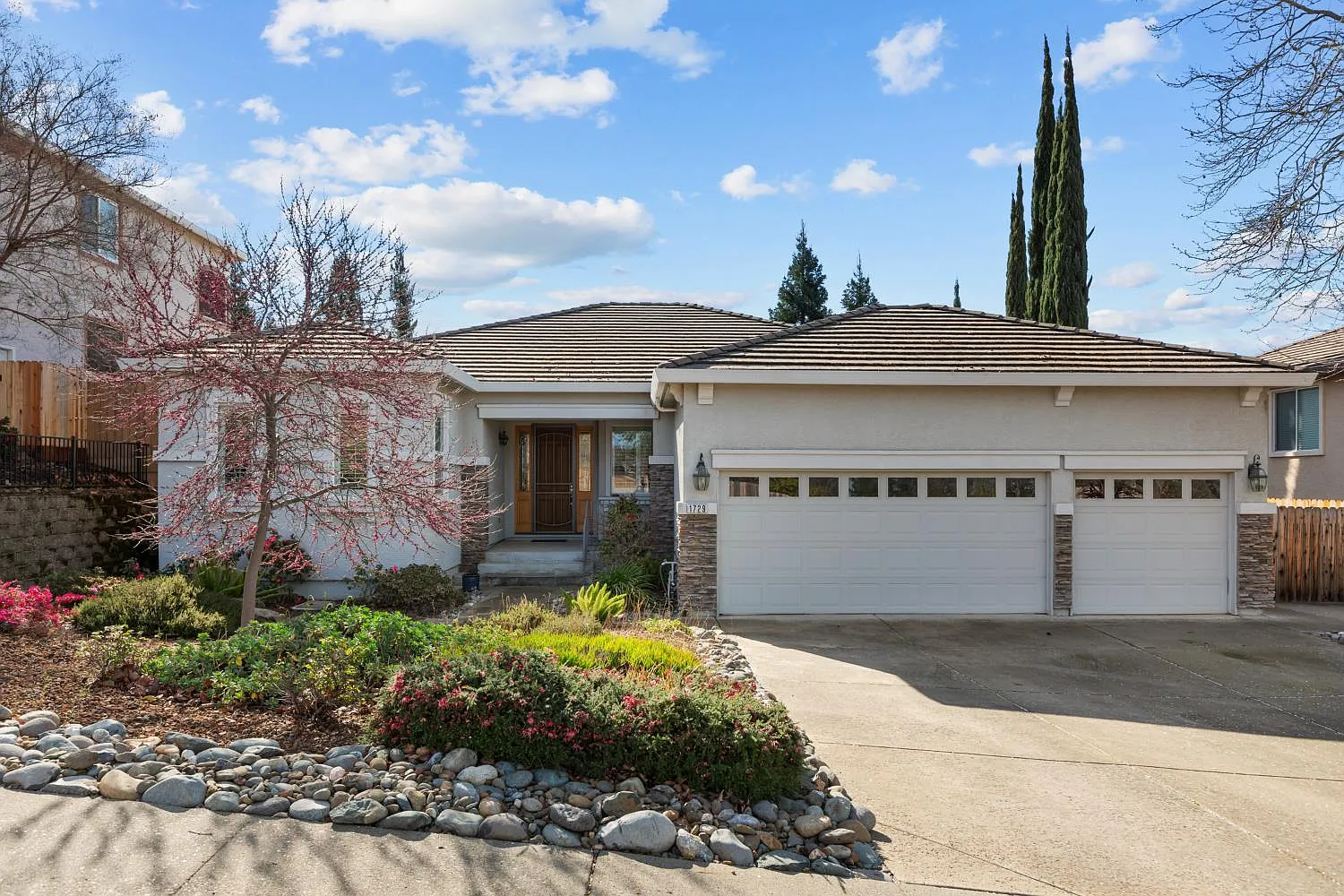 1729 Traziel Way photo 1