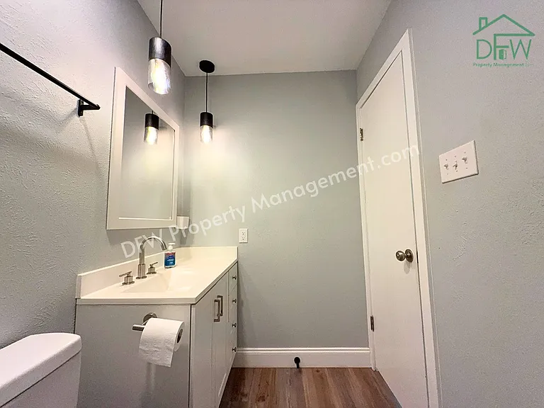 8917 Vernon Dr — Photo 16