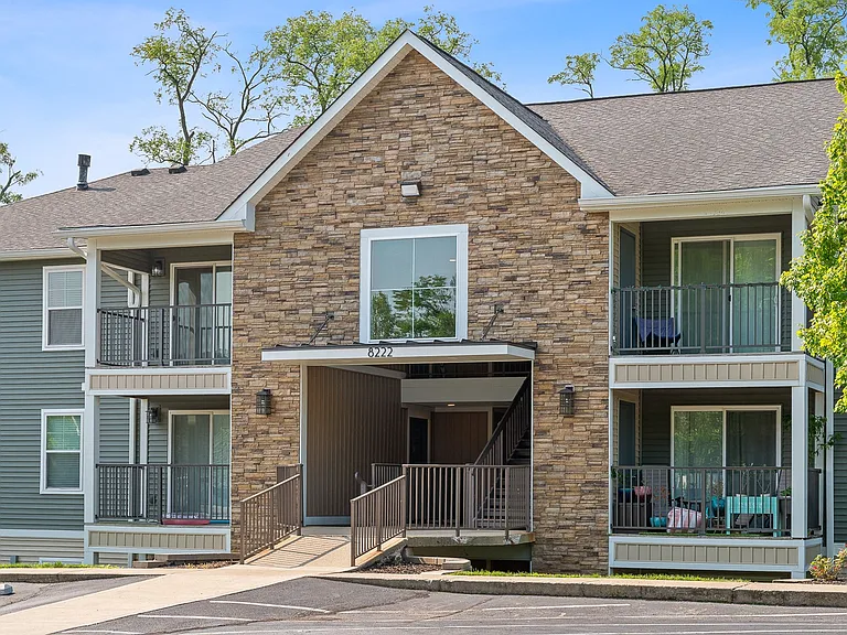 Galbraith Pointe Apartments and Townhomes — Photo 44