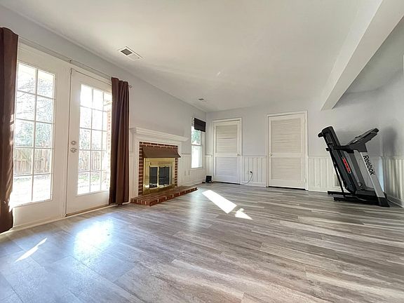 4th image of 6897 McLean Province Cir