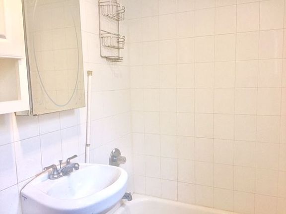 5th image of 355 E 61st St APT 1B