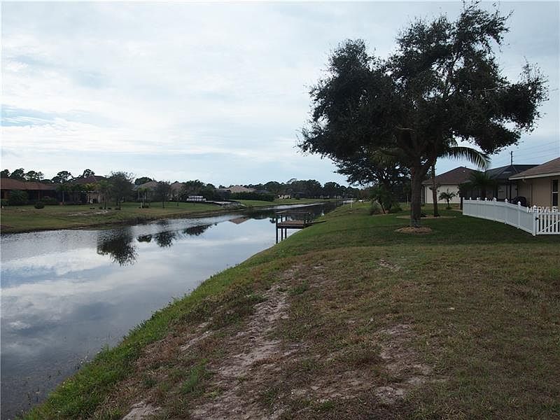 2nd image of 1027 Rotonda Cir