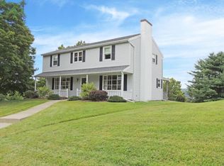 1 Sunset Ct, Apalachin, NY 13732