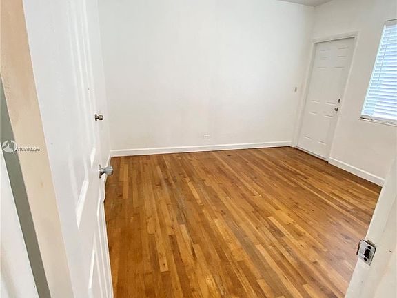3rd image of 1750 Normandy Dr APT 3