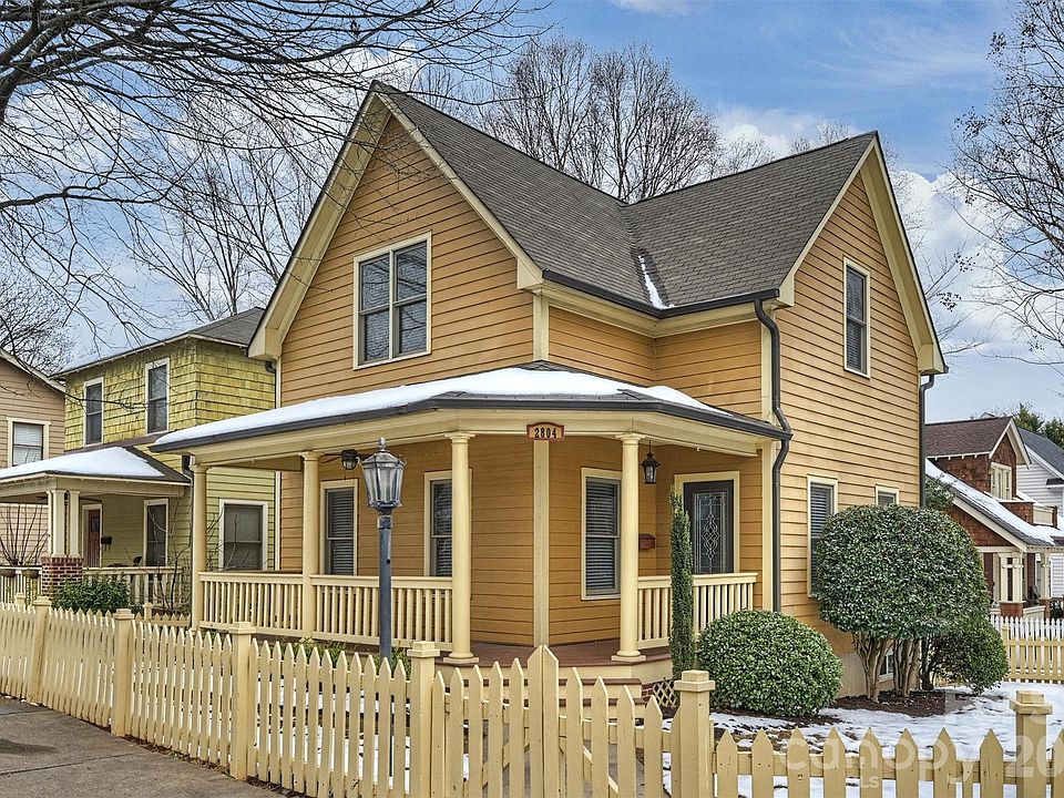 1st image of 2804 Whiting Ave